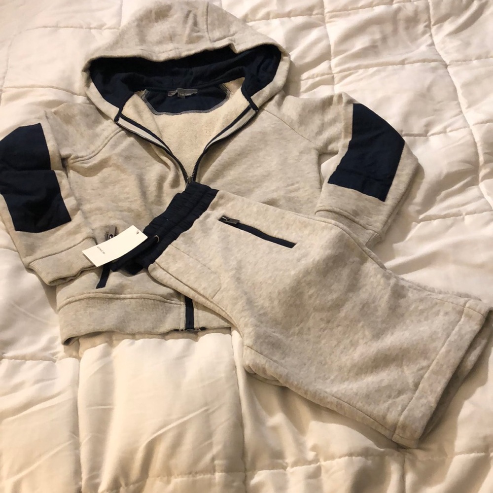 Vince hoodie/ shorts set shorts still w tags sz small reg $150